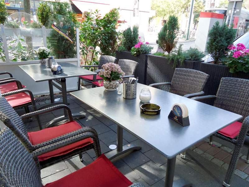 Das Weiss Blaue Haus Hotel Dusseldorf Luaran gambar